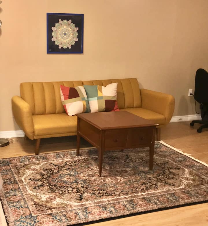 Cozy Private Guest Suite With Separate Entrance - Burlington