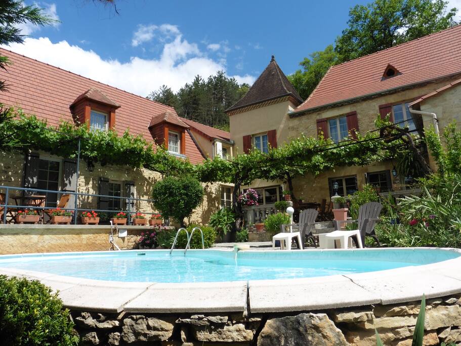 Notre maison d'hôtes dans le Périgord- La Belle Demeure - Our Guest House in the Dordogne
