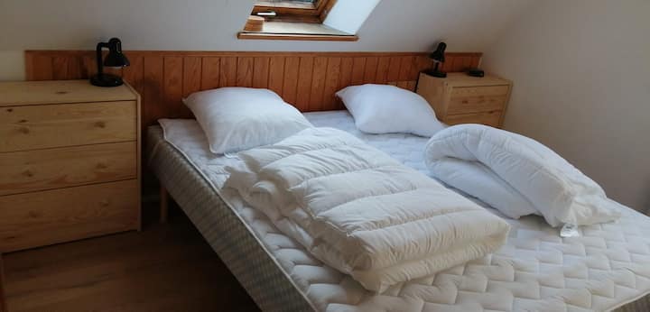 Спалня с двойно легло 