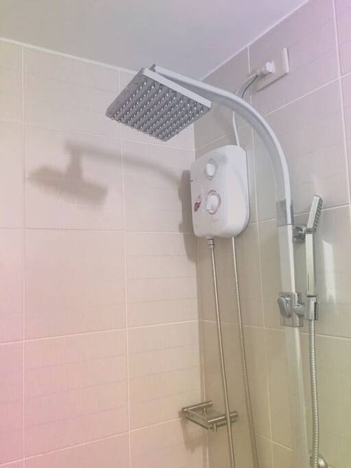 Relaxing shower with heater