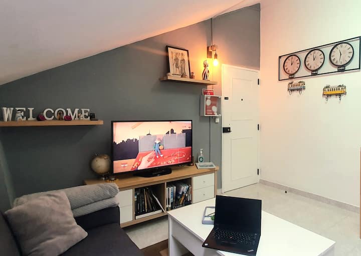 المدخل ومنطقة المعيشة. تلفزيون 42بوصة - قنوات الكابل -> البرتغالية والفرنسية والإنجليزية والألمانية والإسبانية...