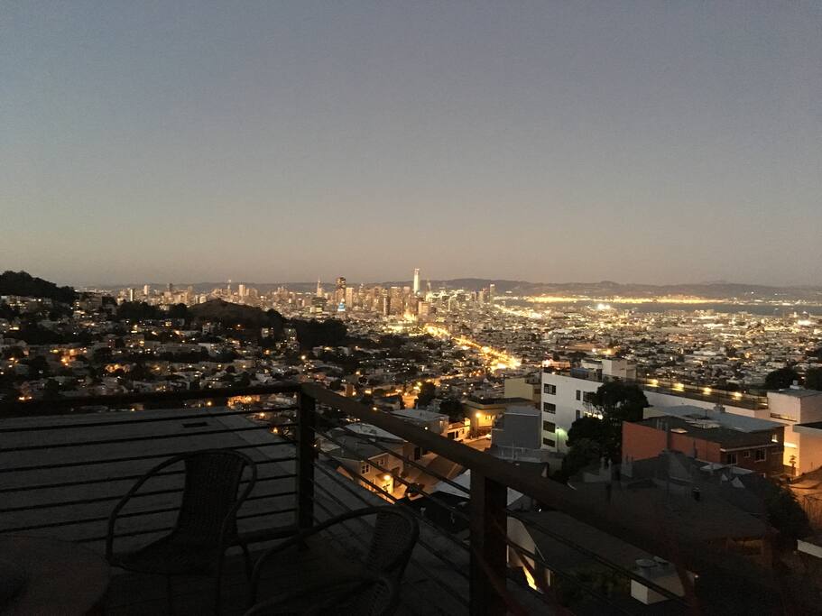 Watch as the last light strikes the City and the lights come up.