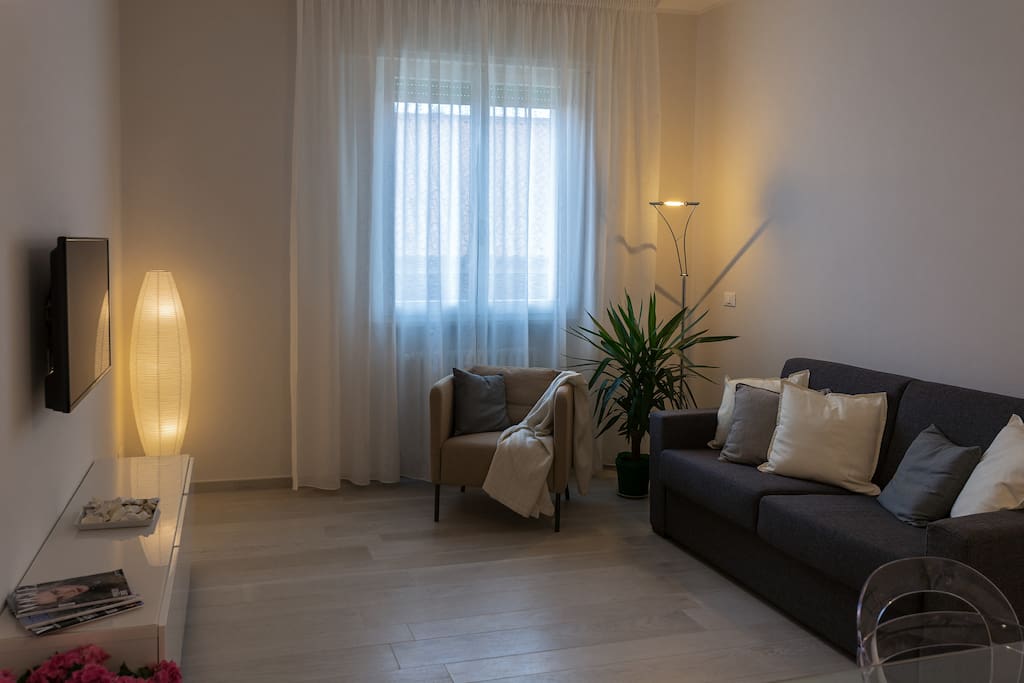 The living room, overview