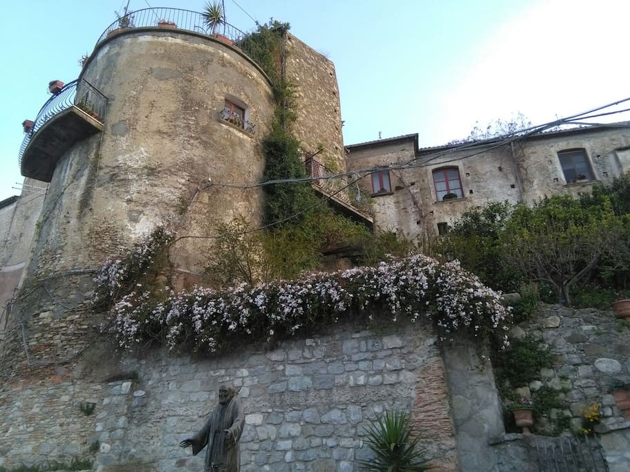 torre annessa alle mura di cinta della cittadella