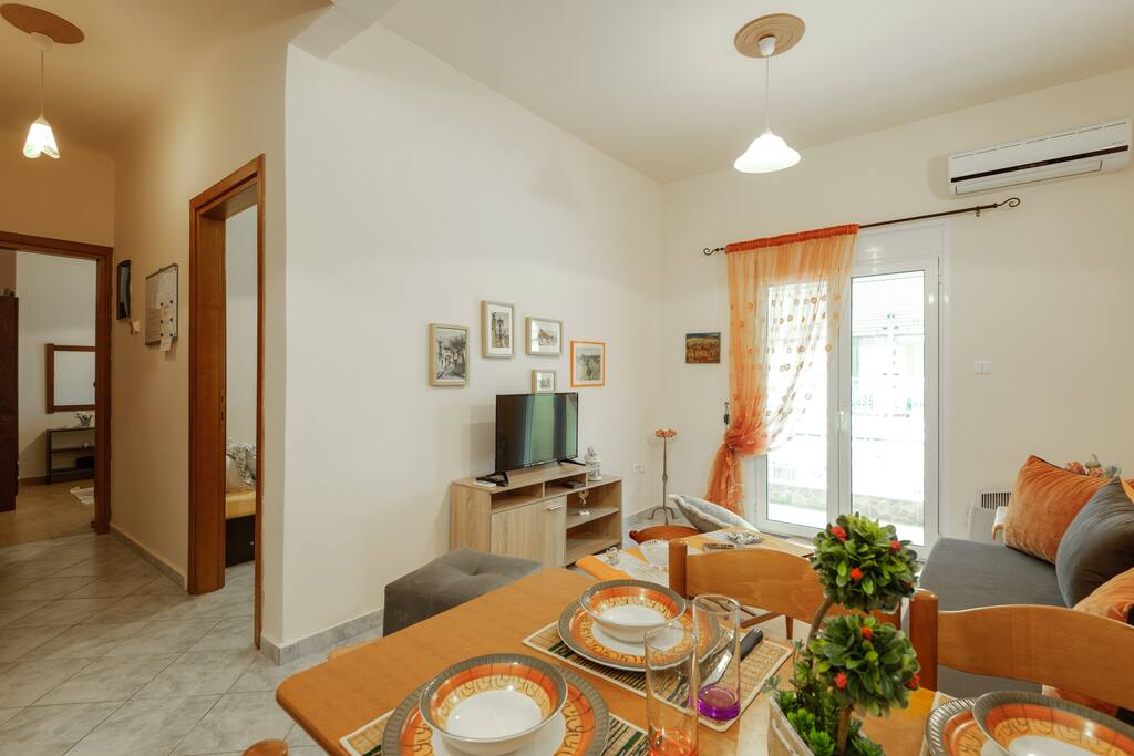 Aspect of the apartment from the dinner table (1 to 6 seats)