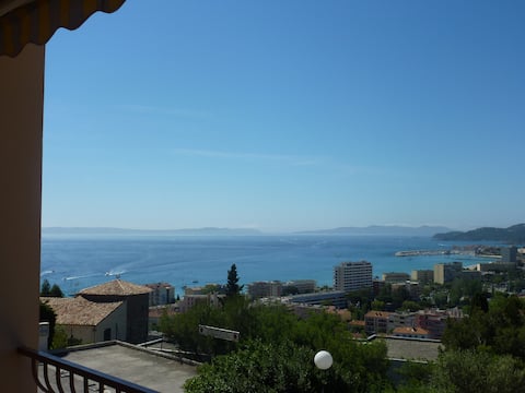 STUDIO 4 PERSONNES VUE PANORAMIQUE SUR LA MER