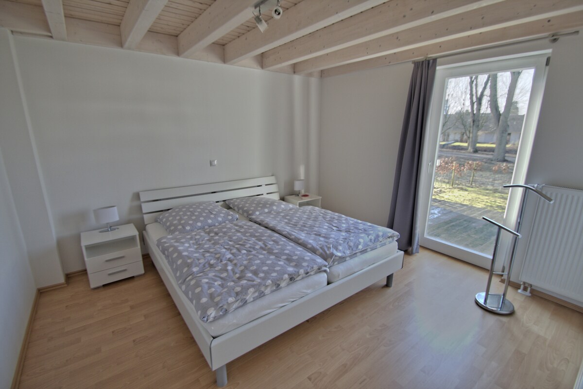 Chambre à coucher au rez-de-chaussée