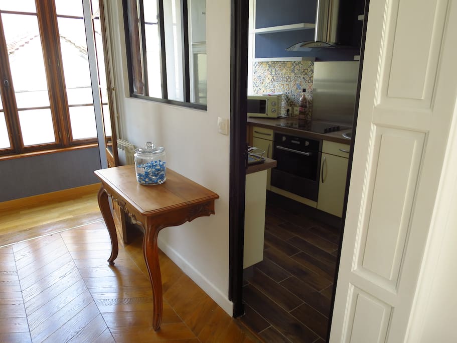 entrée, cuisine et corridor