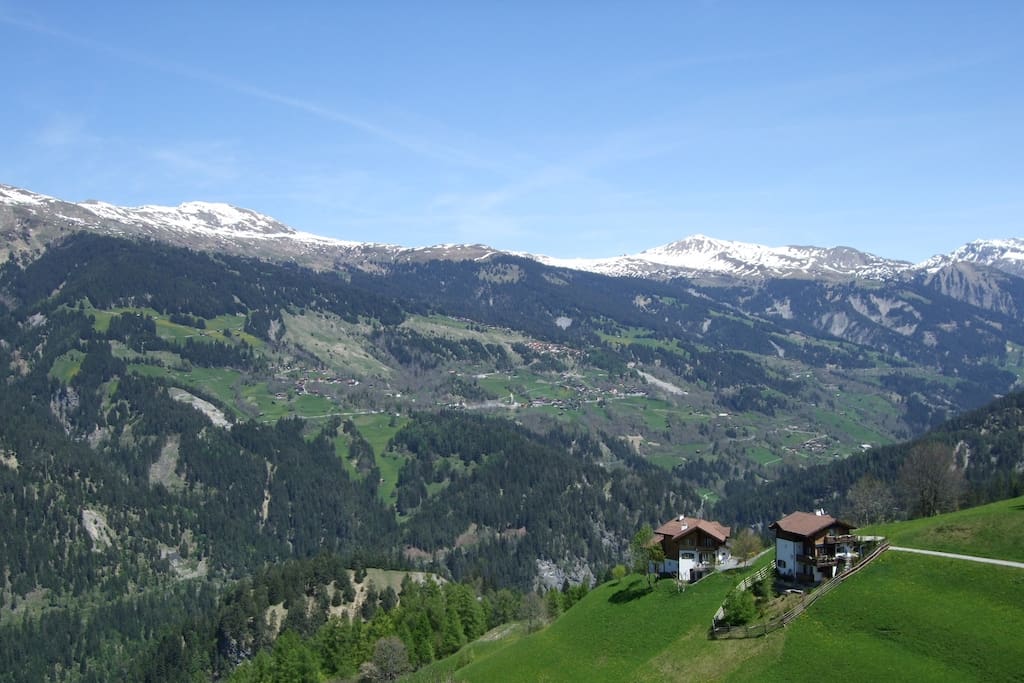 Aussicht auf die andere Talseite vom Schanfigg