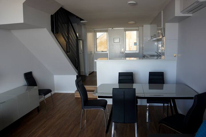 Oceanfront 23- in an outstandingly beautiful area gallery image 4