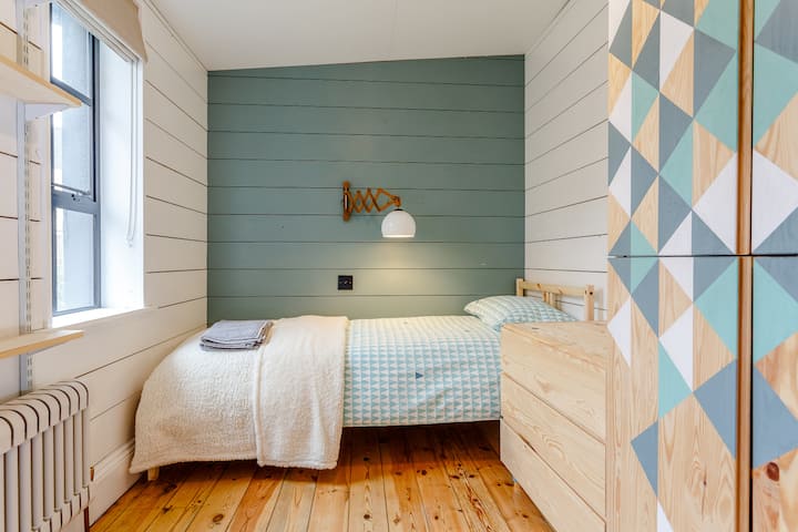 ห้องนอนเดี่ยว 