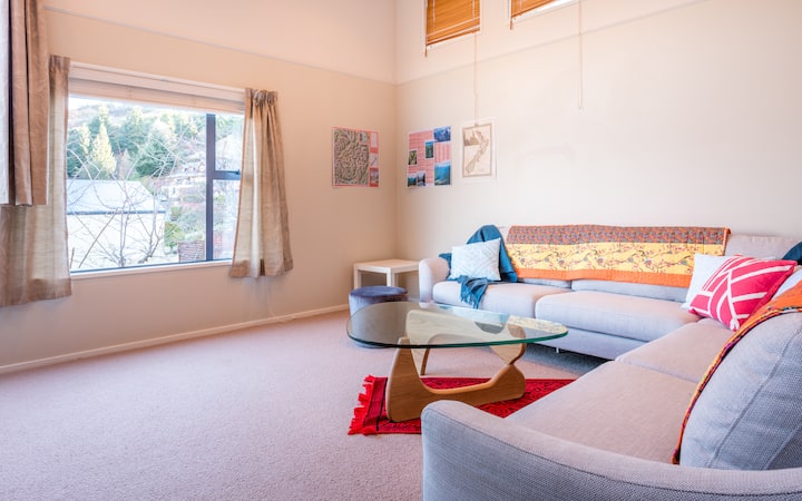 Myholidaysnz - Hillside Home With Panoramic Views - Queenstown