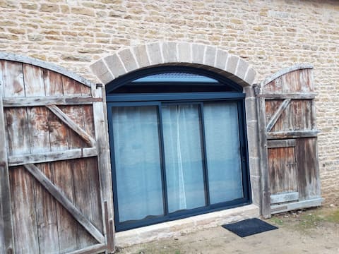 Renovated barn in La Vineuse near Cluny