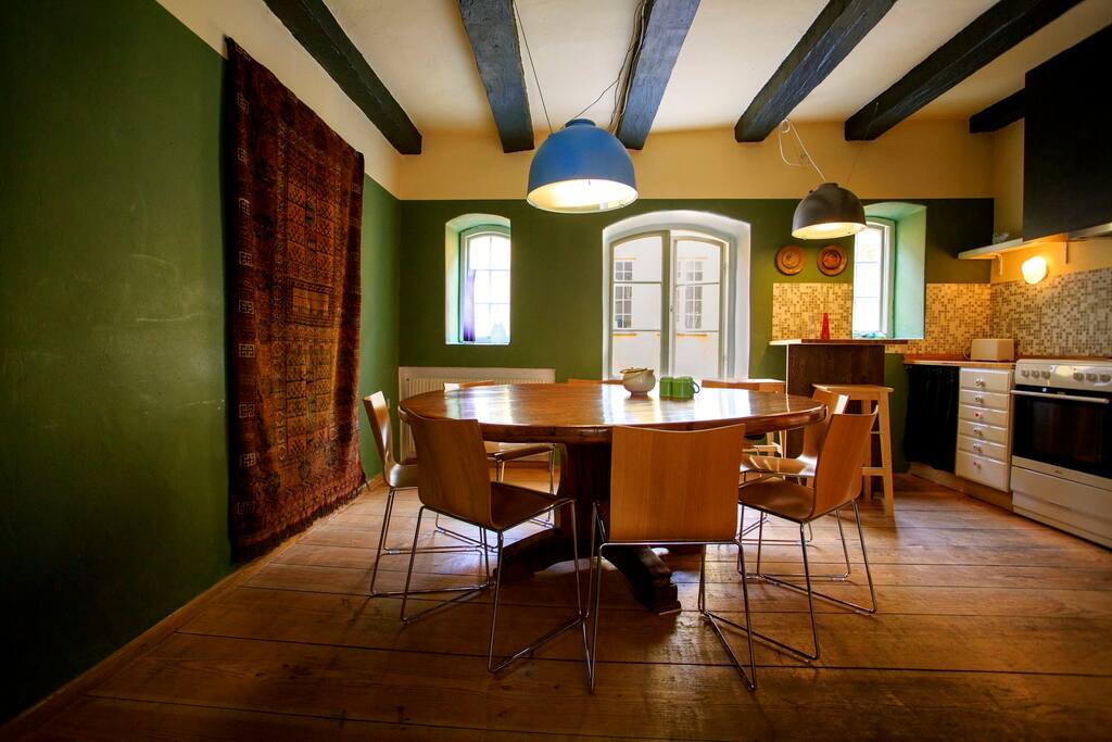 City Centre Townhouse Sleeps 112 persons Houses for Rent in