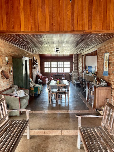 Successful Airbnb property: Farmhouse - Village da Serra condominium - 1h30 from SP in Araçoiaba Da Serra