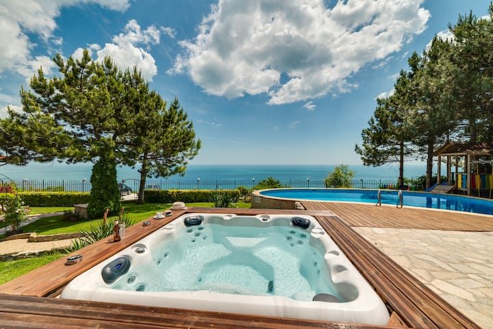 <Sunny house>sea view /heated pool/ sauna/jakuzzi