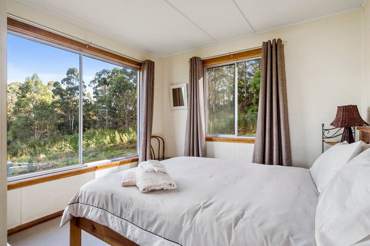 Summertime Cottage Tasmania gallery image 5