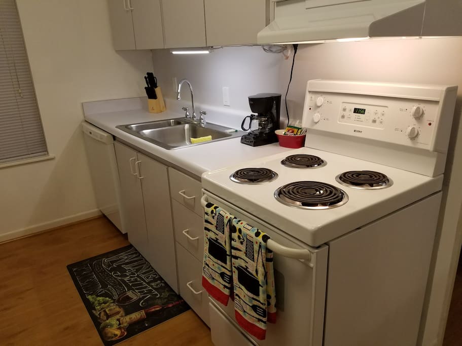 Full kitchen