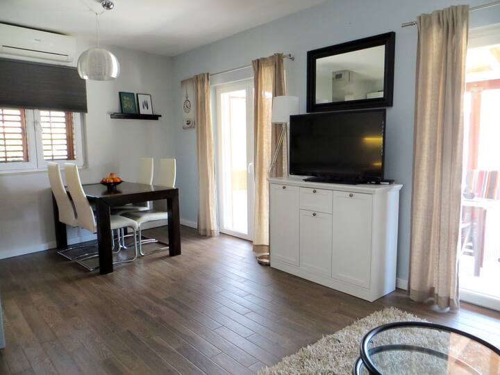 Stylish&Full Equipped-Quiet CENTER!
