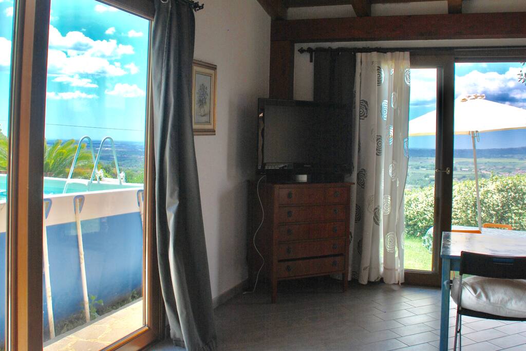 VISTA SUL GIARDINO DALLA CAMERA DA LETTO