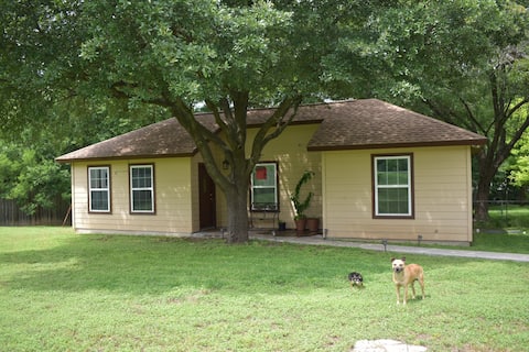 Top performing Airbnb: The SoCo Nook in Dittmar Slaughter
