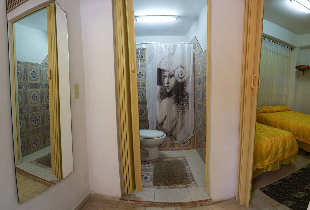 Baño privado de la habitacion #1