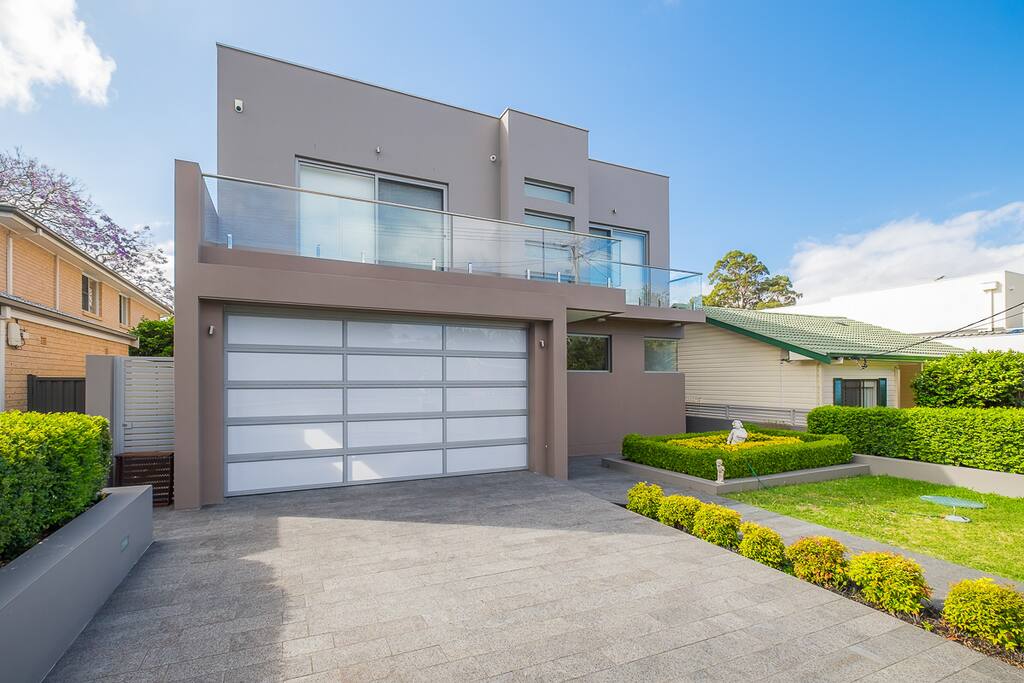 Front view of the entire house