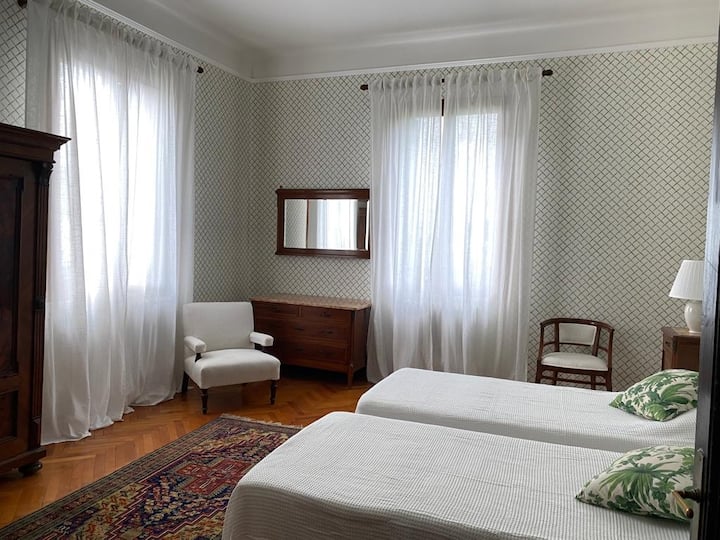 Schlafzimmer 2