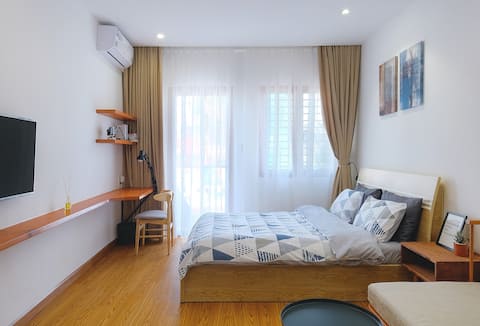 Retreat to a Sunlit Studio w/ balcony downtown SGN