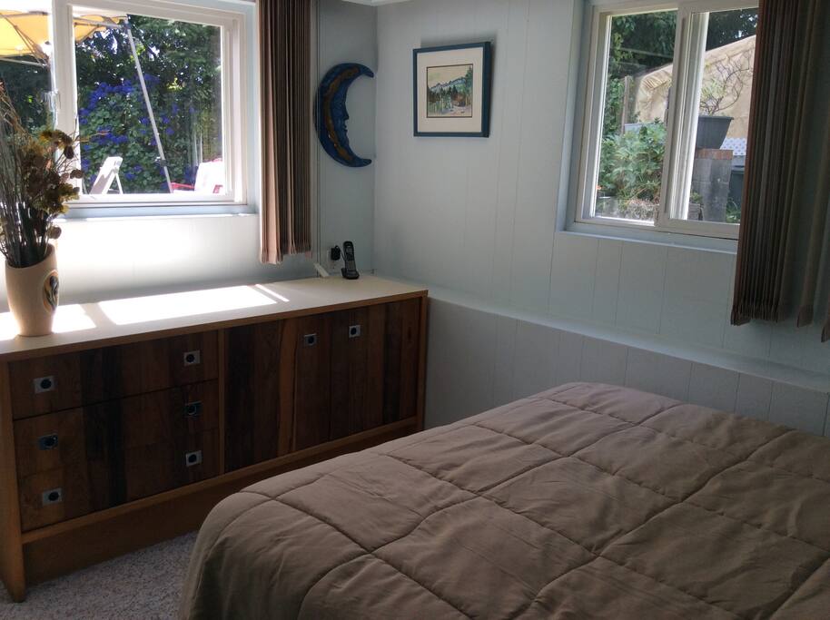 Quiet room surrounded by garden
