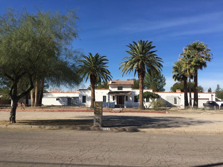 Amazing luxury 1 bedroom in central Tucson Houses for Rent in Tucson