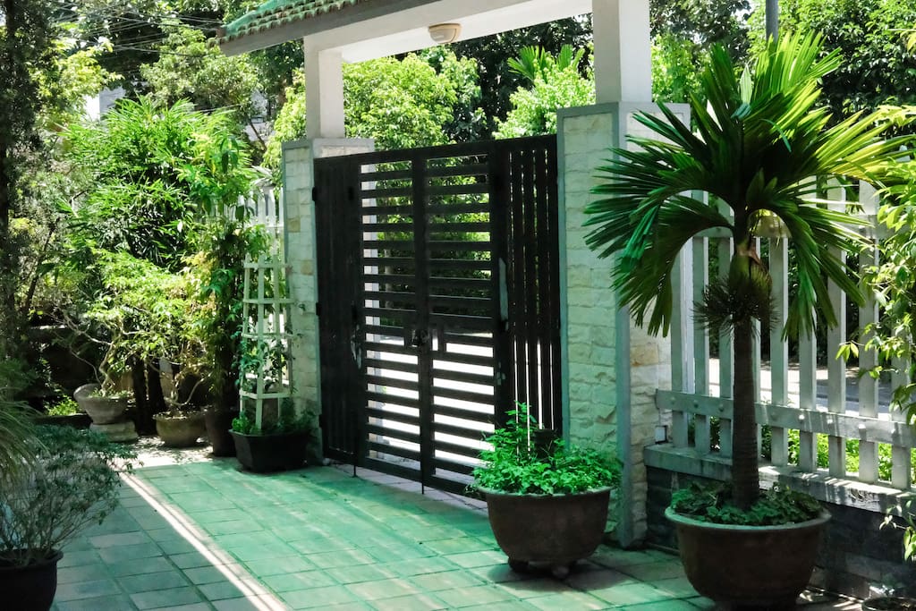 The surrounding area is very green and spacious