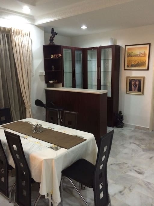 Dining area and Bar