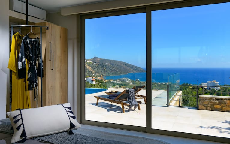 Villa Sophia – Infinity Pool – Anemos Villas