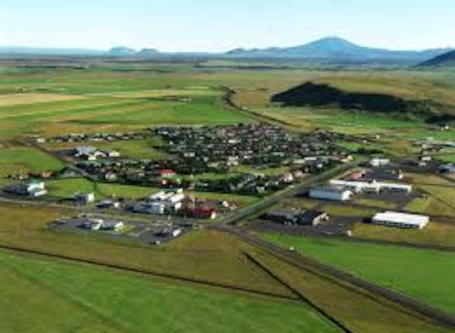 The village of Hvolsvöllur is located in the heart of the South Coast. It is perfectly located for your travels in Iceland only a short distance from many of the best sites in the country. The old saga of Njála happened right here.