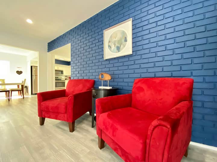Royal Luxe Pool Home Near Ft Laud Airport & Beach - Plantation, FL
