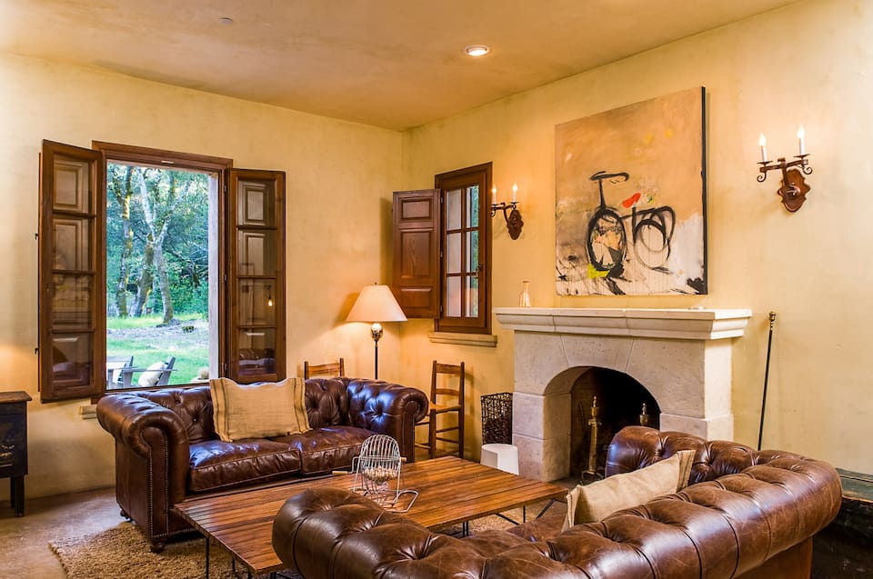 Villa Nel Bosco, between Napa and Sonoma, Glen Ellen, California, United States, photo 5 of 10