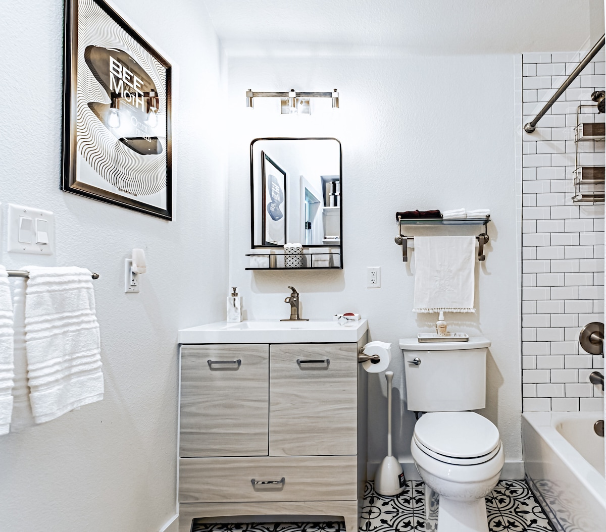 Bright & Cheery Casita Perfect for Visiting Family