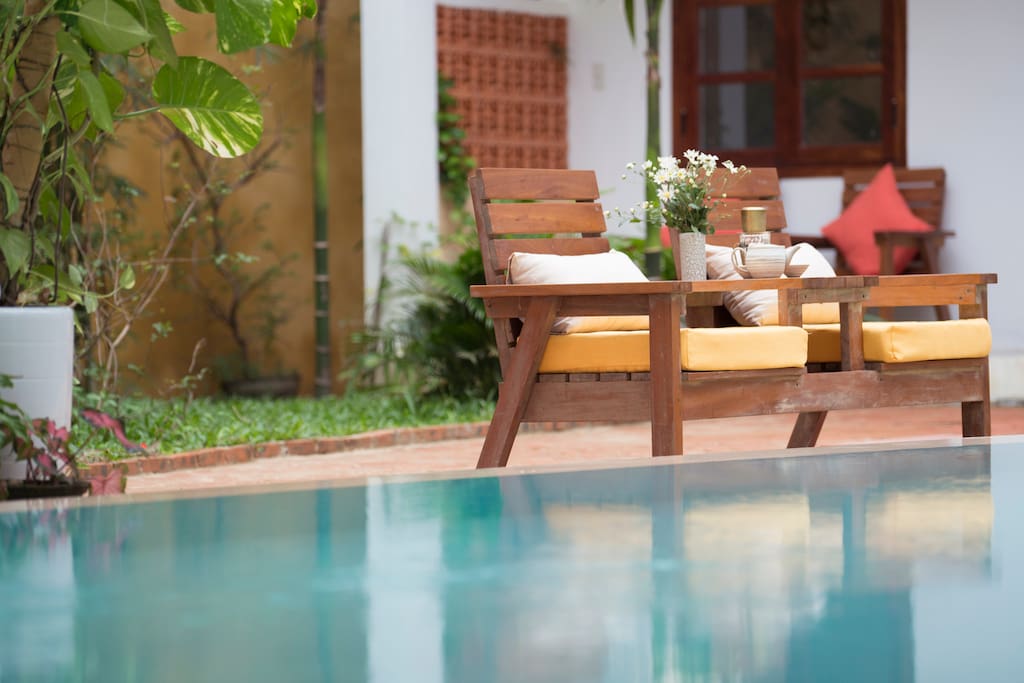 Story of twin-chairs