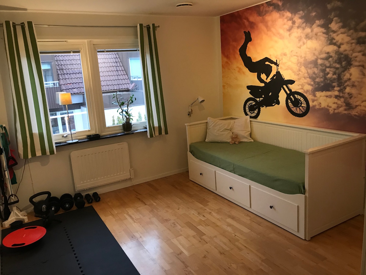 חדר שינה 2 , מיטה זוגית