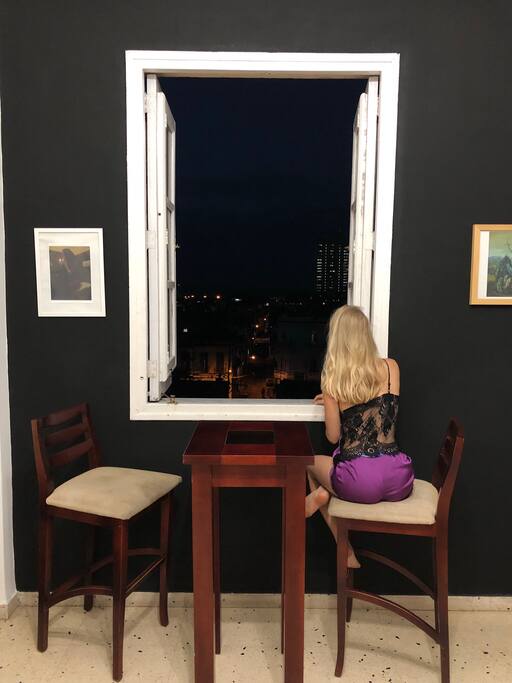 Foto cortesía de Michal Vrba
Veronica en la ventana descubriendo los secretos de La Habana