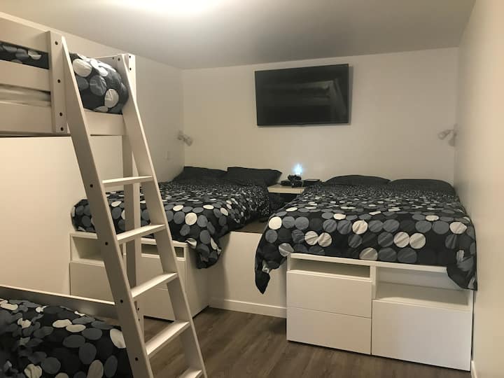 Spavaća soba 1 4 bračna kreveta