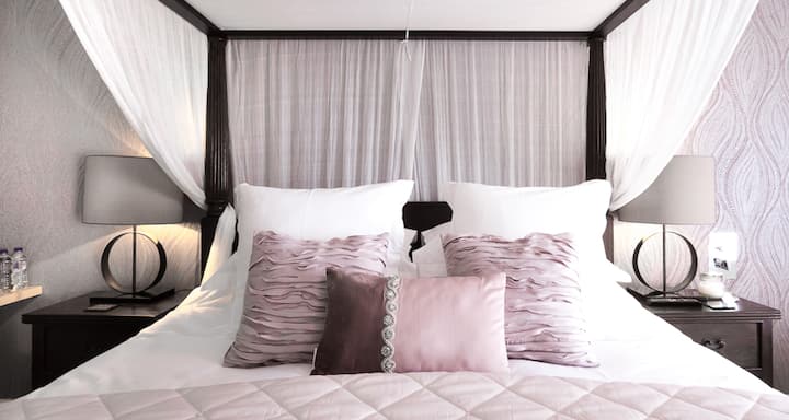 Chumba cha Sara Garner