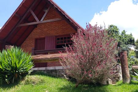 Chalé na natureza com Hidromassagem e Café I