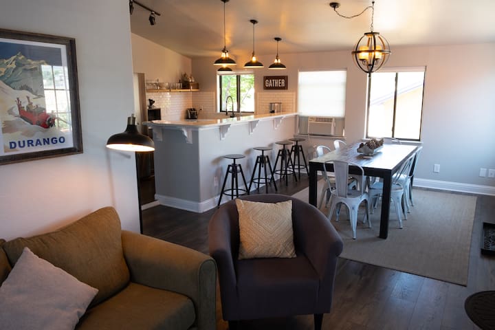 Main Street Retreat (loft) - Downtown Durango