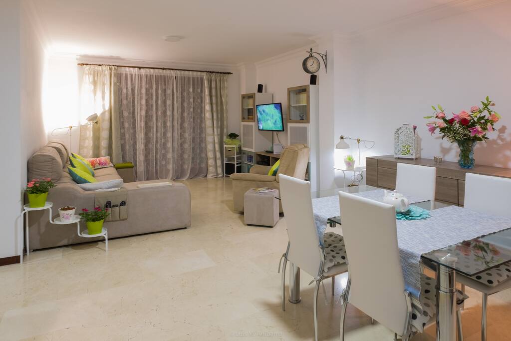 Amplio Salón Comedor