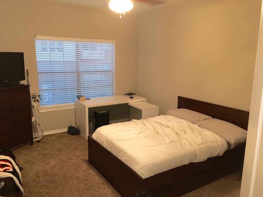 Master bedroom, full bed, carpeted