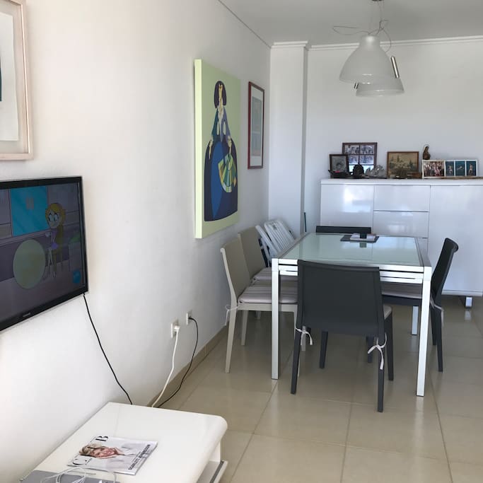 Comedor, salón. Dinning living area.