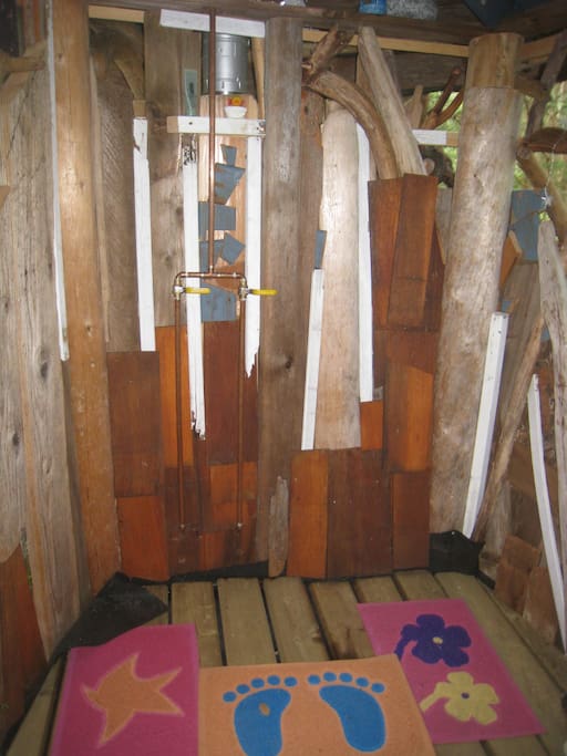 outdoor shower , hot water on demand