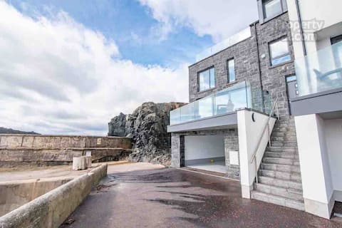 Harbour 2- stunning, sea view, 4 bed property
